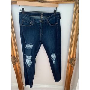 Just Black Distressed Skinny Jeans Sz 31